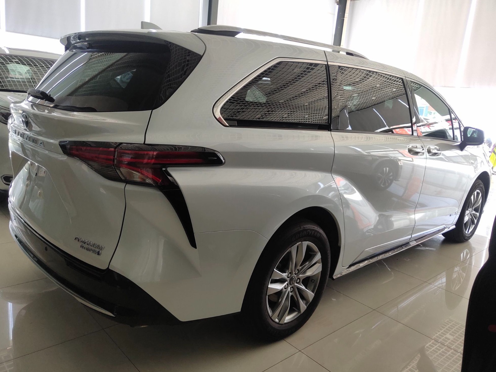 2024 Toyota Sienna Hybrid Platinum Classic Import Importadora de